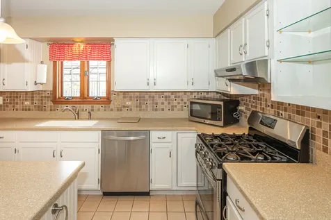 1404 Halifax Drive Mundelein IL 60060