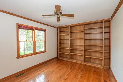 1404 Halifax Drive Mundelein IL 60060
