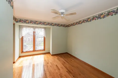1404 Halifax Drive Mundelein IL 60060