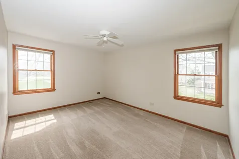 1404 Halifax Drive Mundelein IL 60060