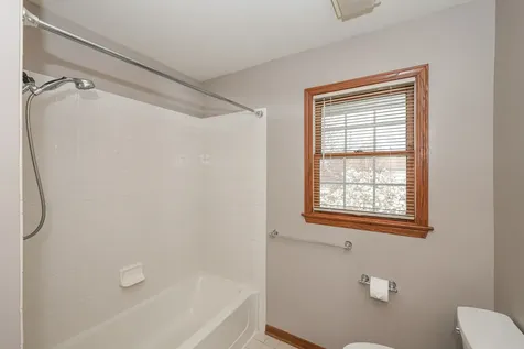 1404 Halifax Drive Mundelein IL 60060