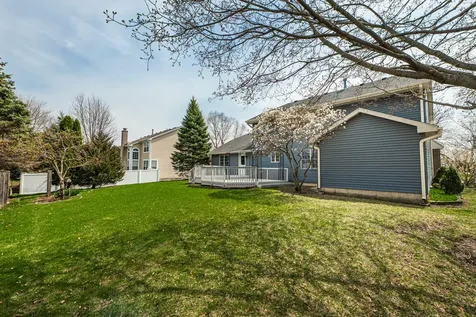 1404 Halifax Drive Mundelein IL 60060