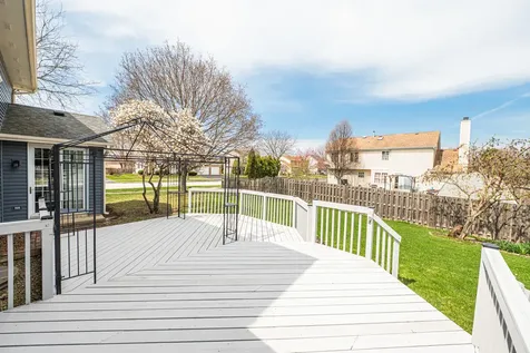 1404 Halifax Drive Mundelein IL 60060