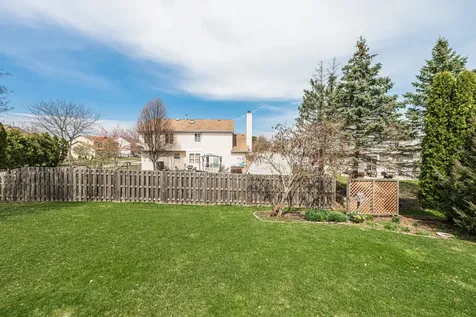 1404 Halifax Drive Mundelein IL 60060
