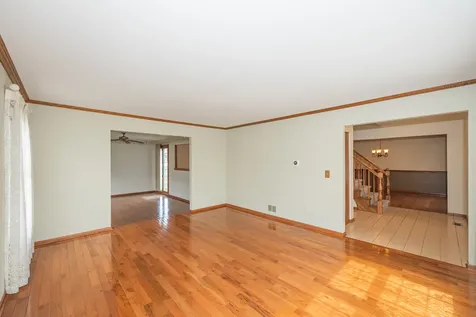 1404 Halifax Drive Mundelein IL 60060
