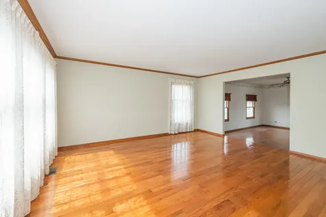 1404 Halifax Drive Mundelein IL 60060