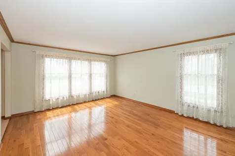 1404 Halifax Drive Mundelein IL 60060