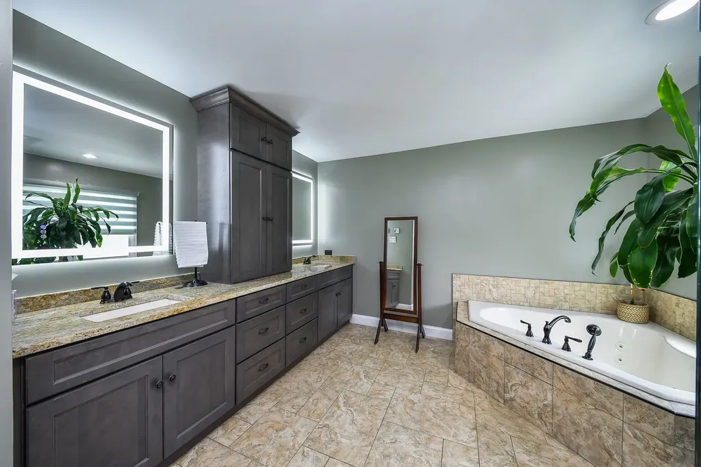 276 Silverado Street Bolingbrook IL 60490