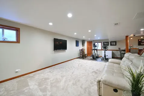 276 Silverado Street Bolingbrook IL 60490