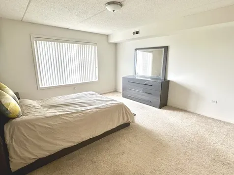 390 South Western Avenue Des Plaines IL 60016