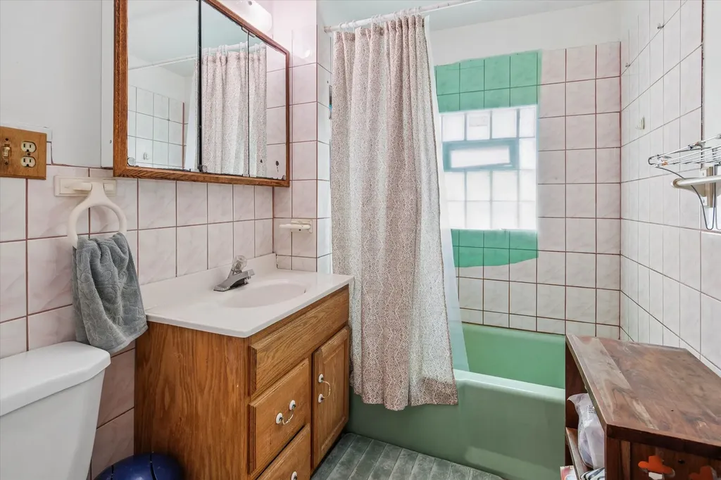 2147 North Kilpatrick Avenue Chicago IL 60639