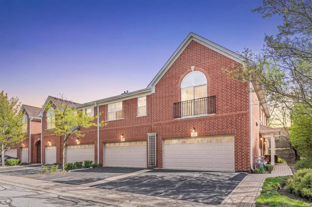 947 Kensington Drive Northbrook IL 60062