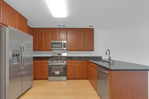 947 Kensington Drive Northbrook IL 60062