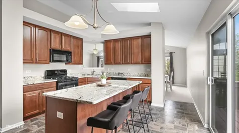 1698 Fredericksburg Lane Aurora IL 60503