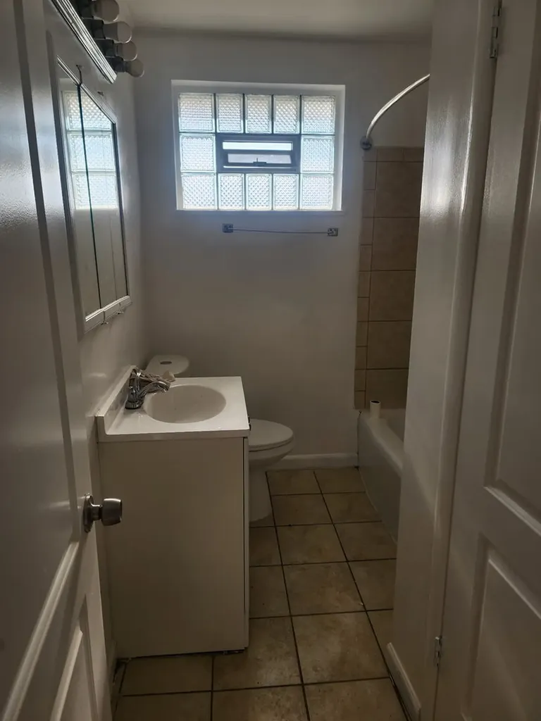 10845 South Emerald Avenue Chicago IL 60628