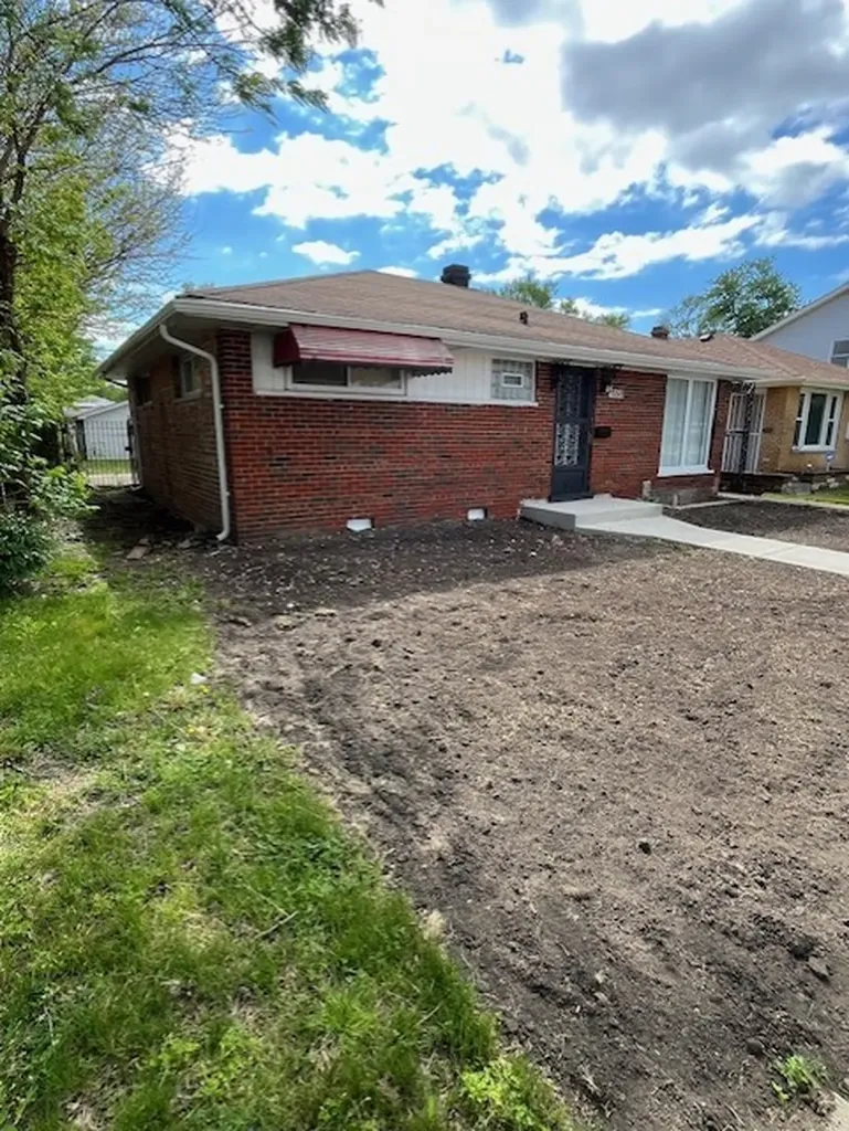 10845 South Emerald Avenue Chicago IL 60628