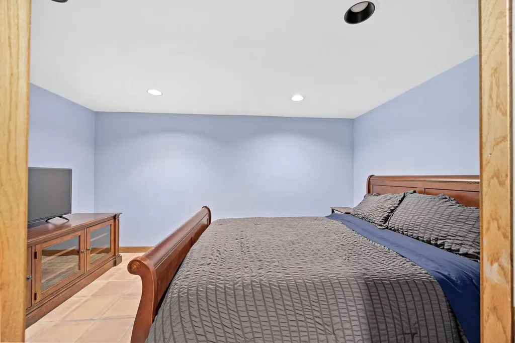 7S460 Donwood Drive Naperville IL 60540