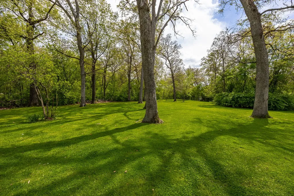 7S460 Donwood Drive Naperville IL 60540