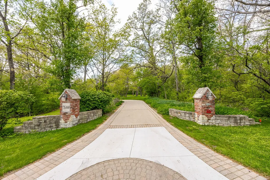 7S460 Donwood Drive Naperville IL 60540