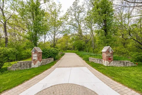 7S460 Donwood Drive Naperville IL 60540