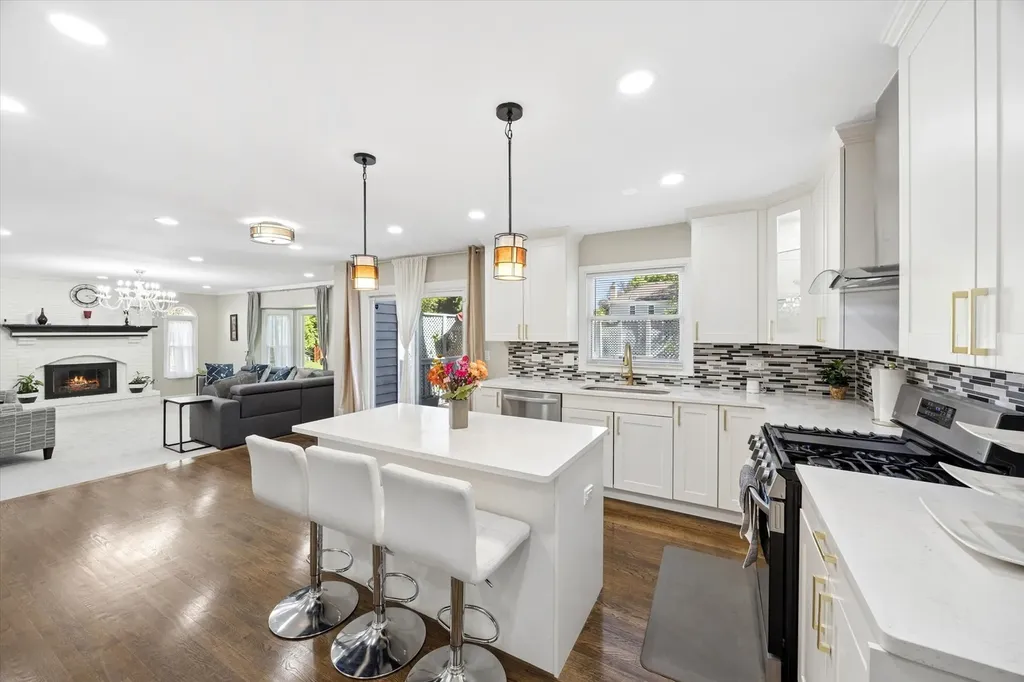1524 Oswego Road Naperville IL 60540