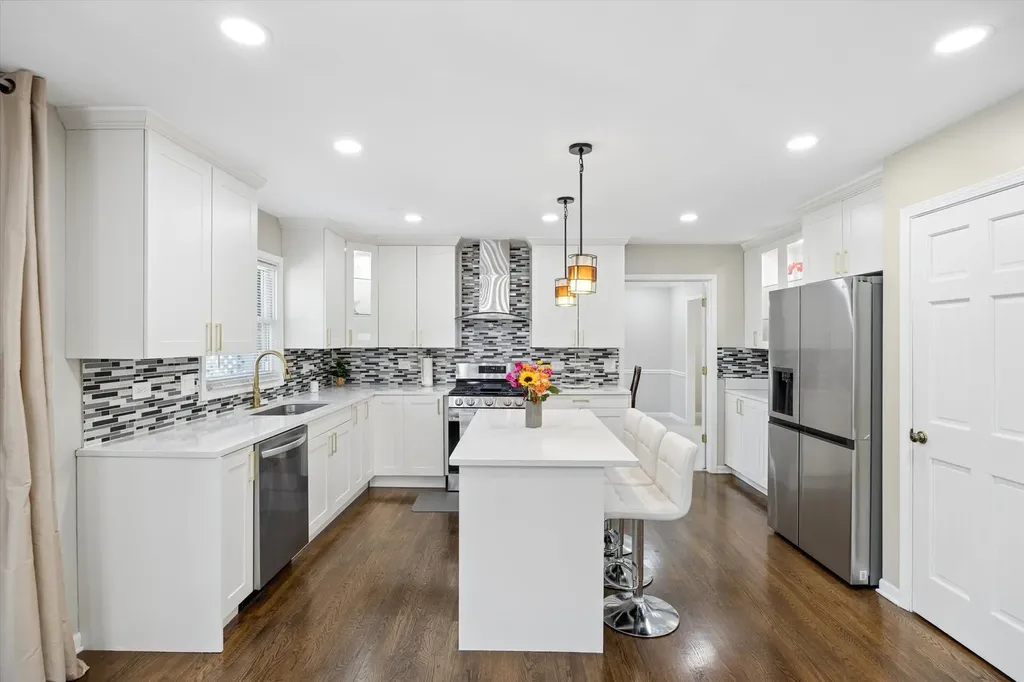 1524 Oswego Road Naperville IL 60540