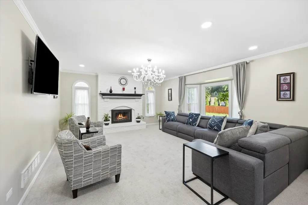 1524 Oswego Road Naperville IL 60540