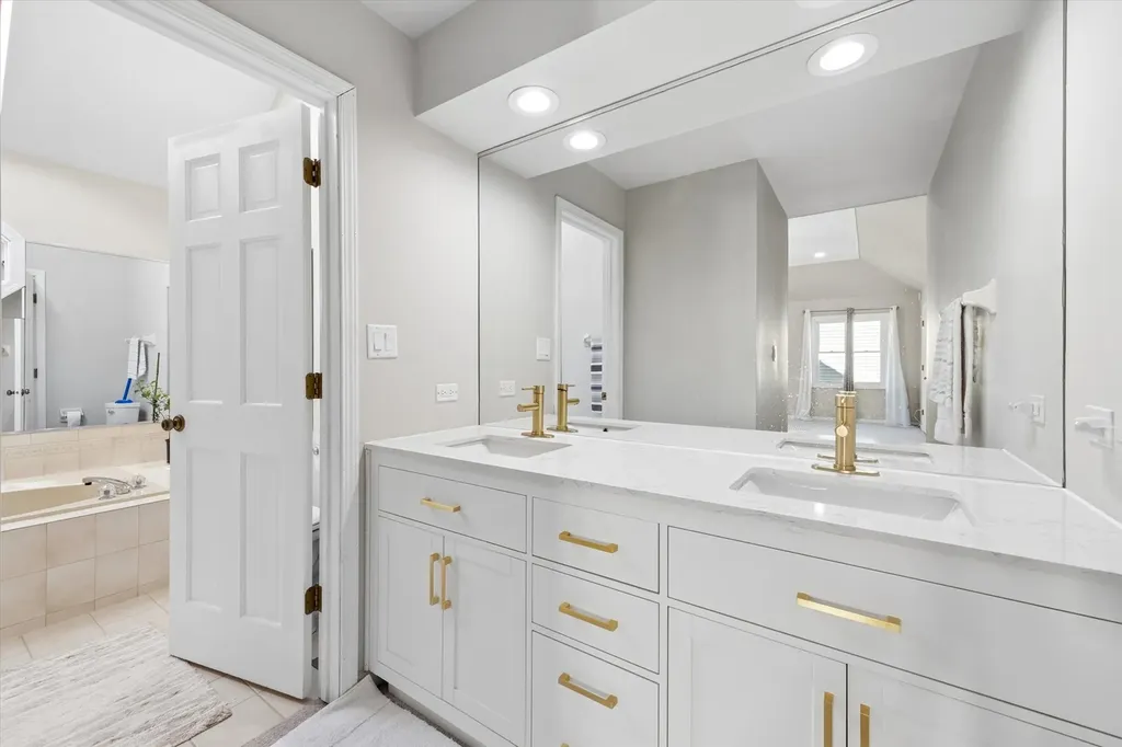 1524 Oswego Road Naperville IL 60540