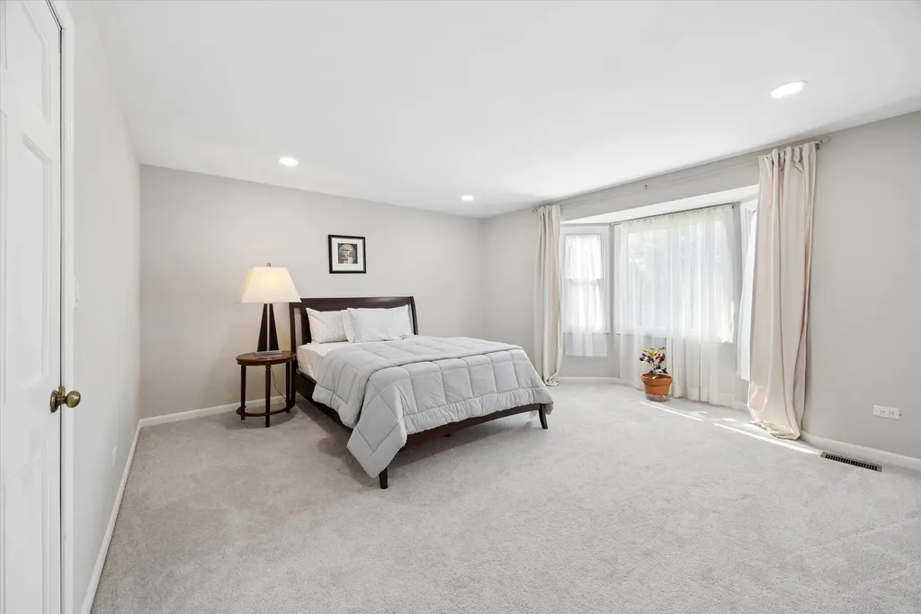1524 Oswego Road Naperville IL 60540