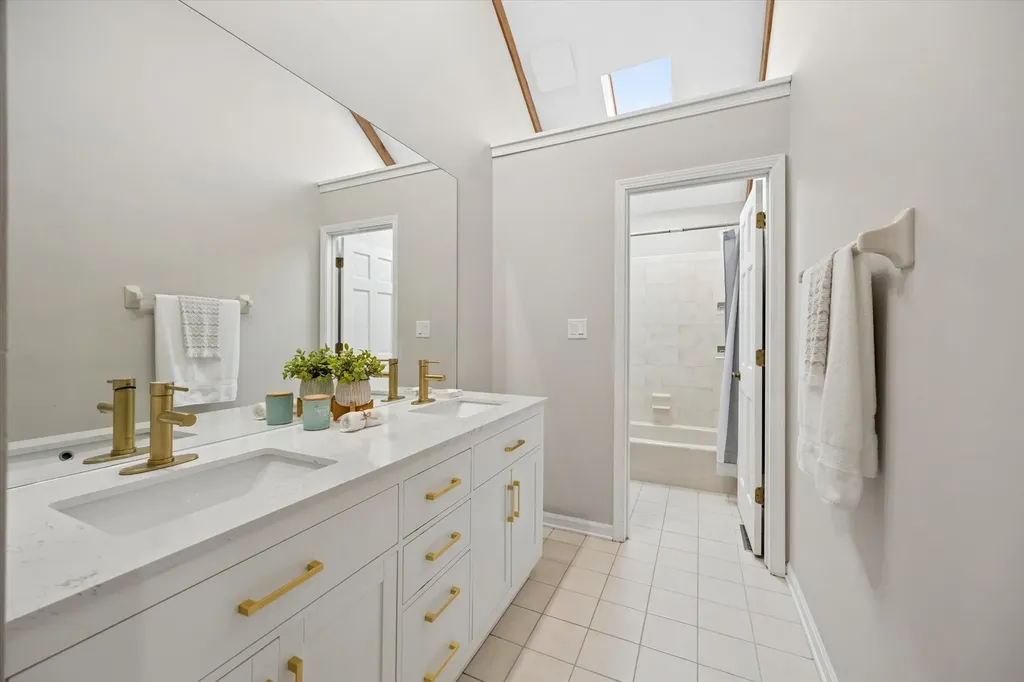 1524 Oswego Road Naperville IL 60540