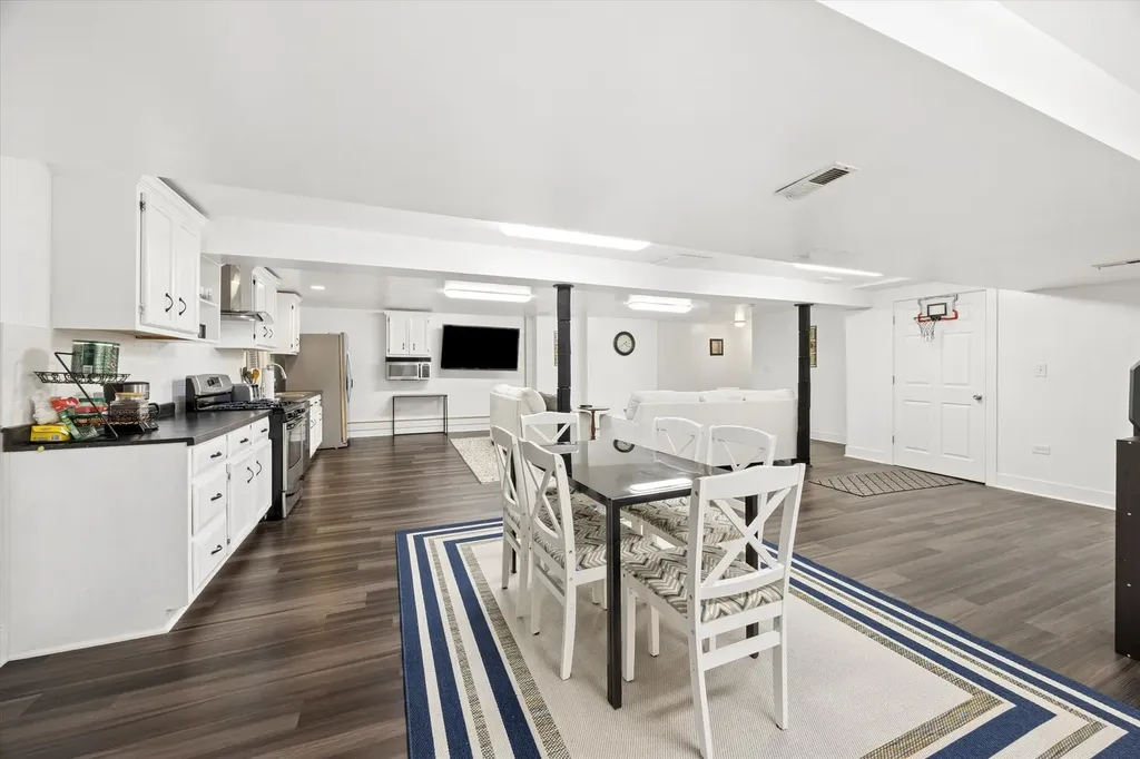 1524 Oswego Road Naperville IL 60540