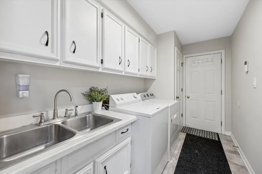 1524 Oswego Road Naperville IL 60540