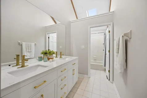 1524 Oswego Road Naperville IL 60540