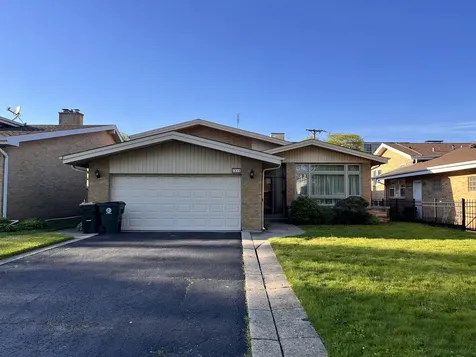 4640 West Estes Avenue Lincolnwood IL 60712