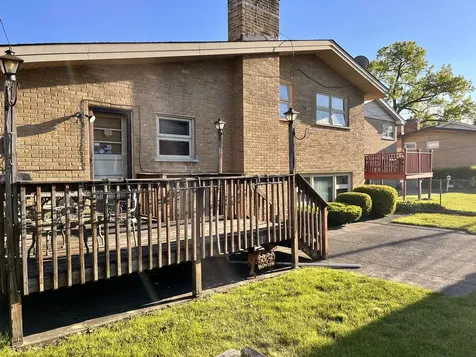 4640 West Estes Avenue Lincolnwood IL 60712