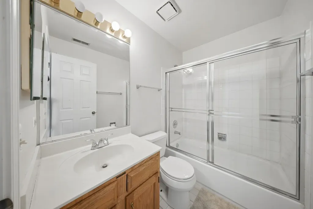 206 Glasgow Lane Schaumburg IL 60194