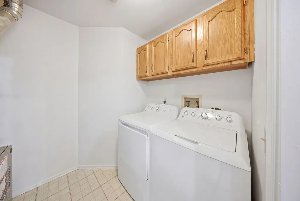 206 Glasgow Lane Schaumburg IL 60194
