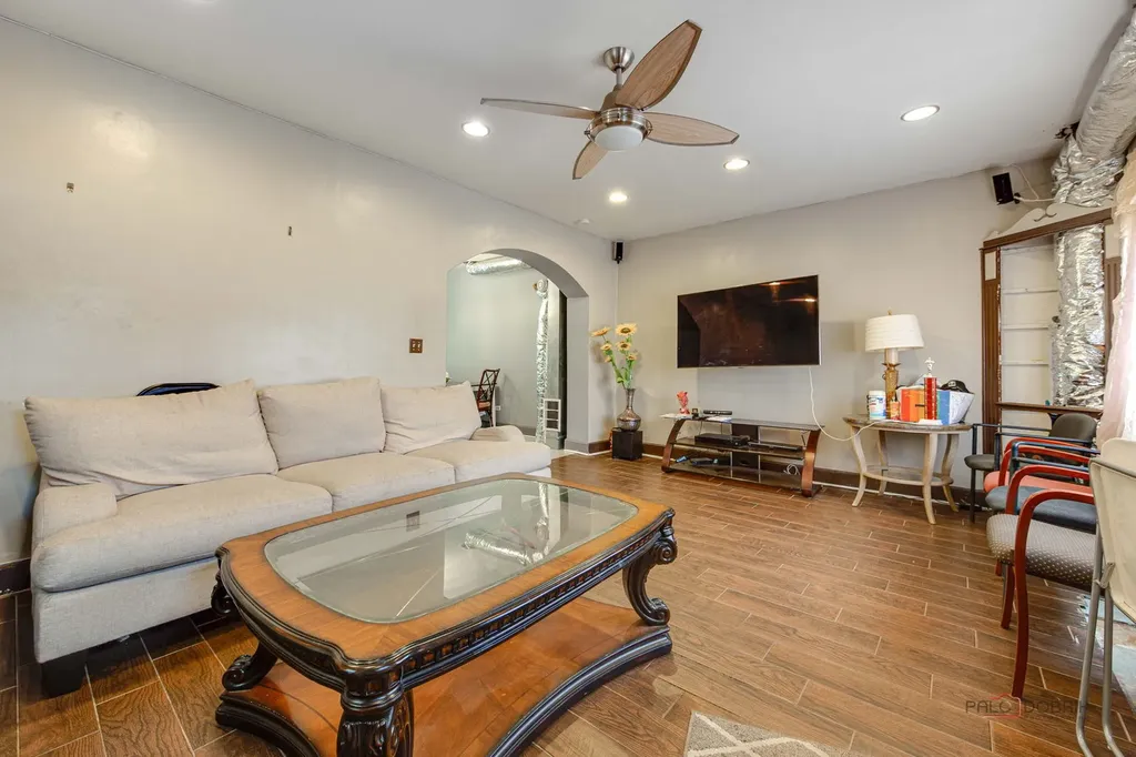 3512 West Hirsch Street Chicago IL 60651