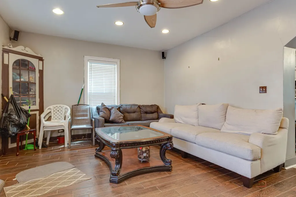 3512 West Hirsch Street Chicago IL 60651