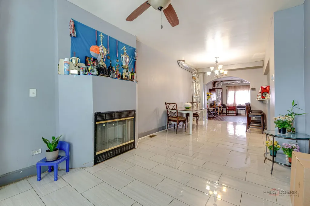 3512 West Hirsch Street Chicago IL 60651