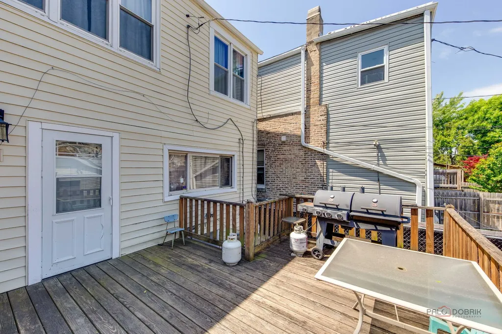 3512 West Hirsch Street Chicago IL 60651