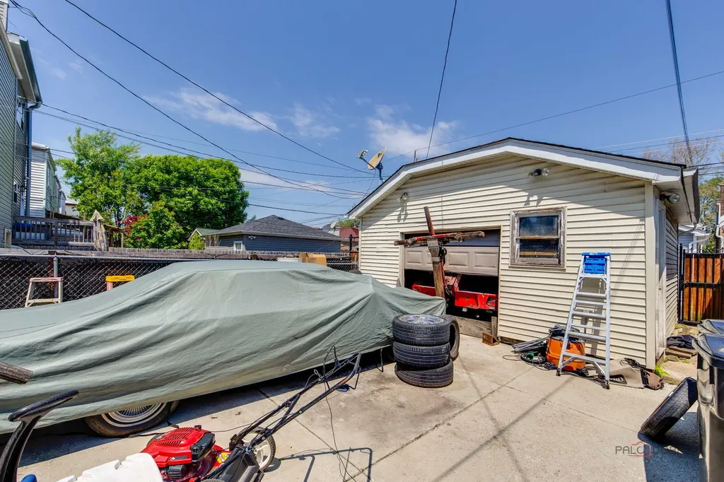 3512 West Hirsch Street Chicago IL 60651