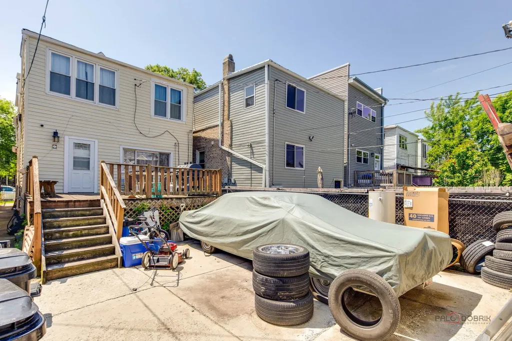 3512 West Hirsch Street Chicago IL 60651