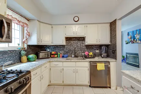 3512 West Hirsch Street Chicago IL 60651