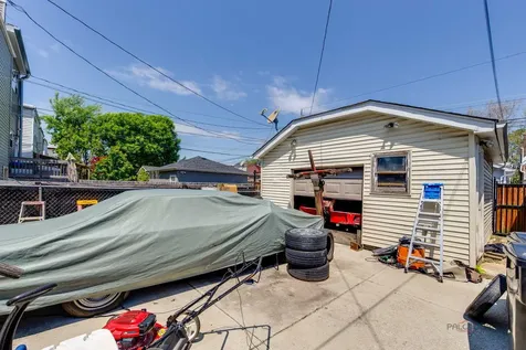 3512 West Hirsch Street Chicago IL 60651