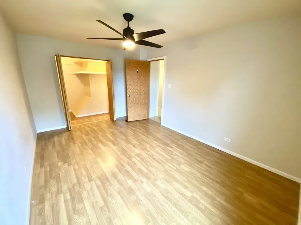 2346 Old Kings Court Schaumburg IL 60194
