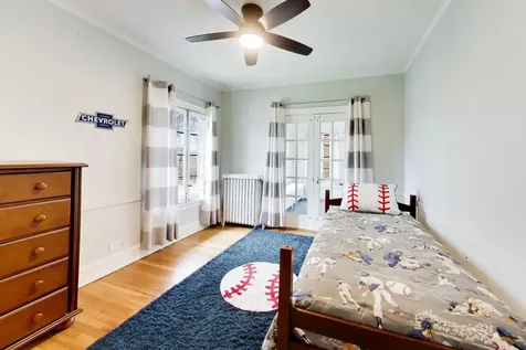 10041 South Hoyne Avenue Chicago IL 60643
