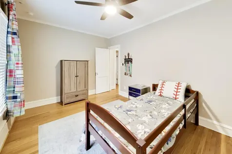 10041 South Hoyne Avenue Chicago IL 60643