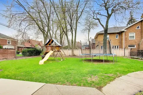 10041 South Hoyne Avenue Chicago IL 60643