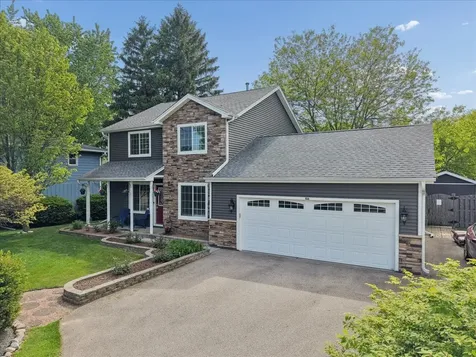 816 Belle Plaine Avenue Gurnee IL 60031